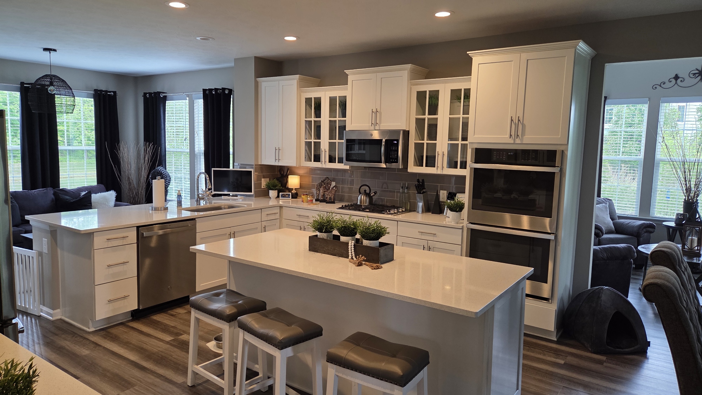 Kitchen before Photo Visualizer renovation concept